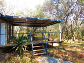 Comfy bushveld oasis close to the city